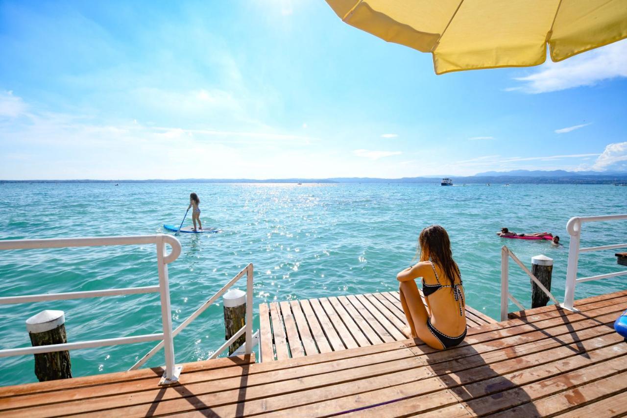 Hotel Flaminia Σιρμιόνε Εξωτερικό φωτογραφία
