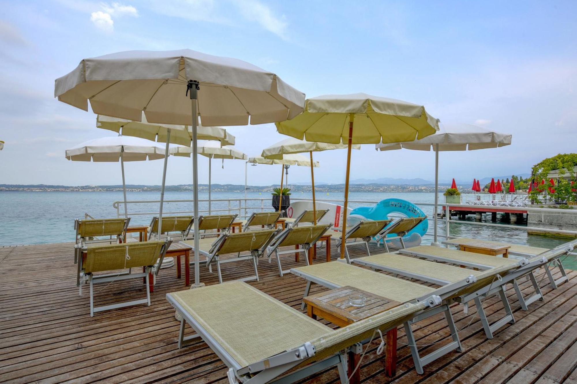 Hotel Flaminia Σιρμιόνε Εξωτερικό φωτογραφία