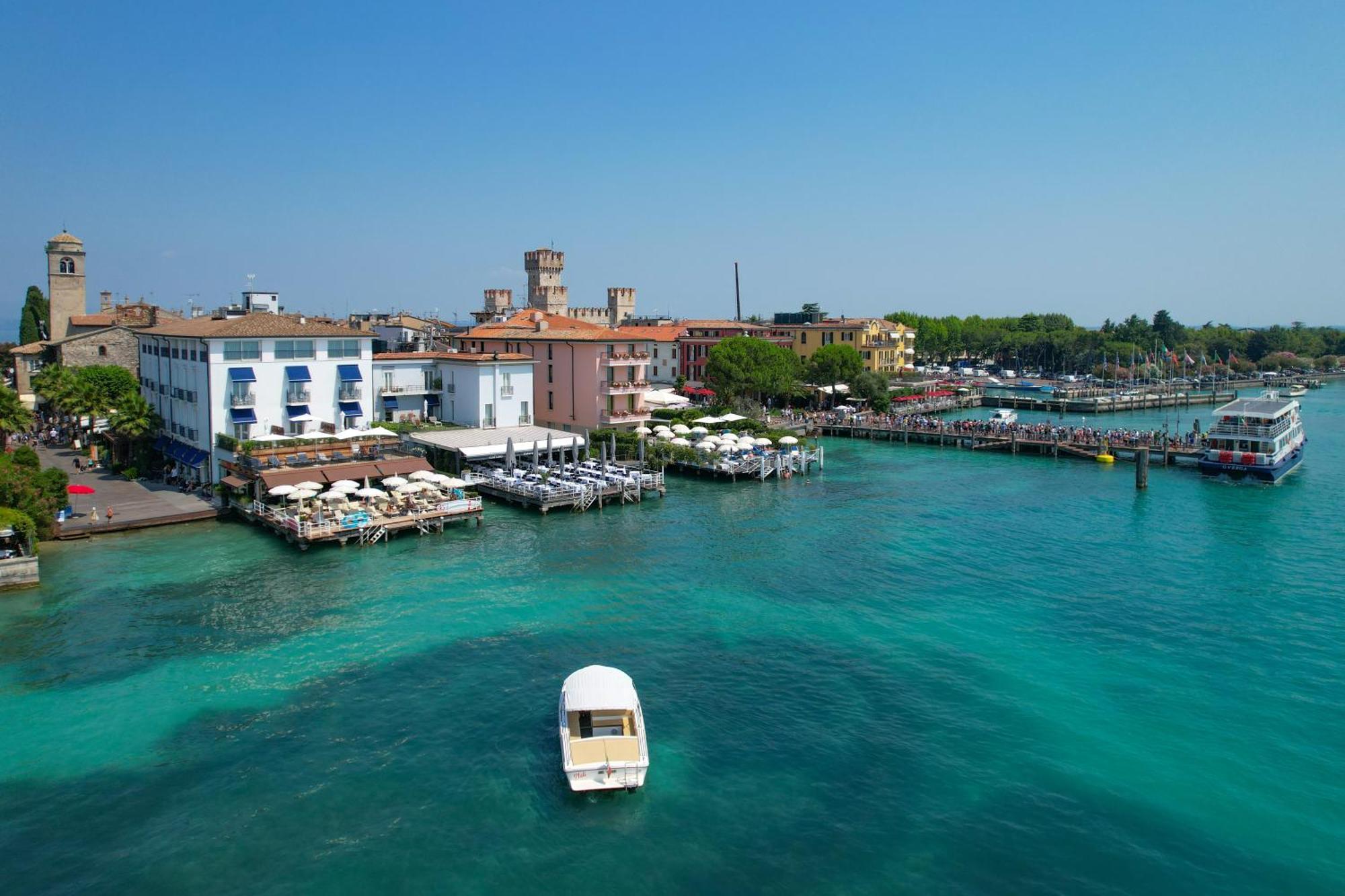 Hotel Flaminia Σιρμιόνε Εξωτερικό φωτογραφία